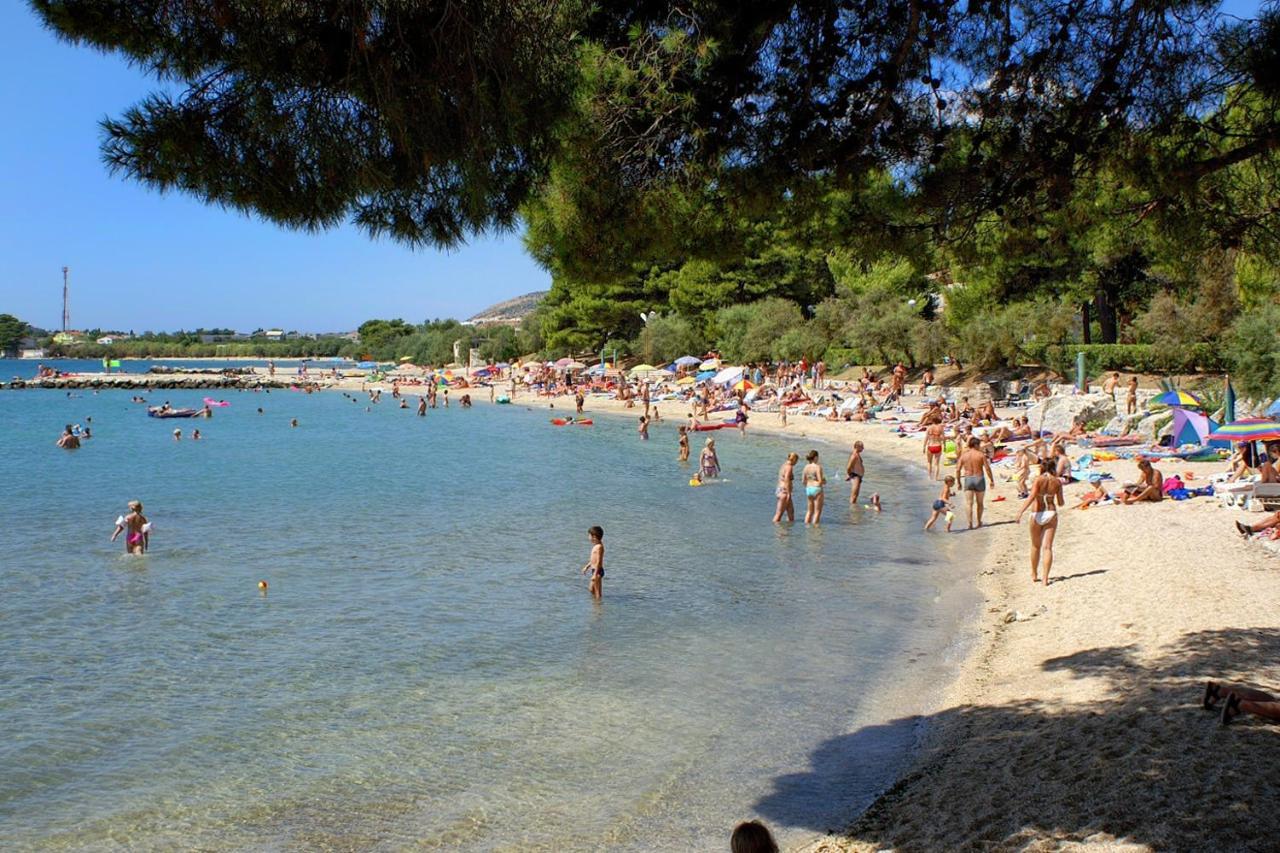 Apartments With A Parking Space Kastel Stafilic, Kastela - 21948 外观 照片