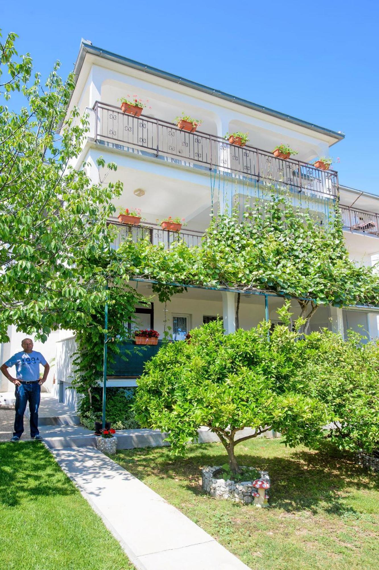 Apartments With A Parking Space Kastel Stafilic, Kastela - 21948 外观 照片